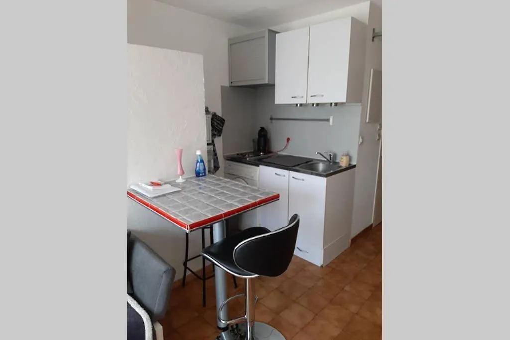 Studio entre verdure et mer Sausset-les-Pins France